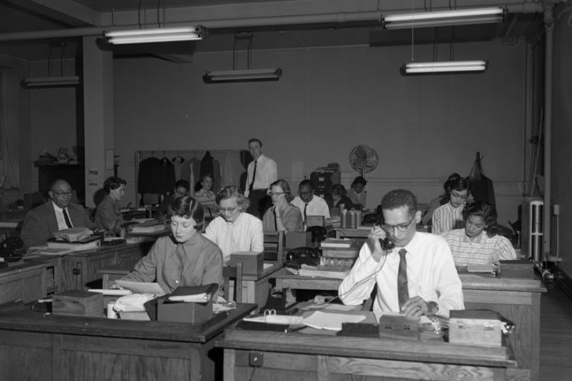 545592-des-employes-de-bureaux-americains-en-1955